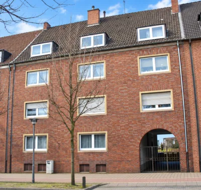 Mitten in der Stadt – Dachgeschosswohnung nur 30 Meter vom Rathaus entfernt, 45964 Gladbeck, Dachgeschosswohnung zur Miete